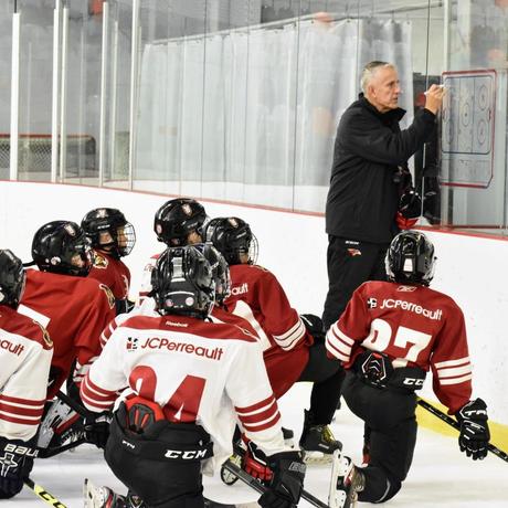 Bob Hartley et Dominique Ducharme en visite à l’Académie Ulysse