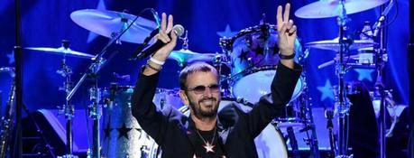 Ringo Starr annule le reste de sa tournée de concerts après un deuxième diagnostic « surprise » de COVID-19 Ringo Starr annule le reste de sa tournée de concerts après un deuxième diagnostic « surprise » de COVID-19