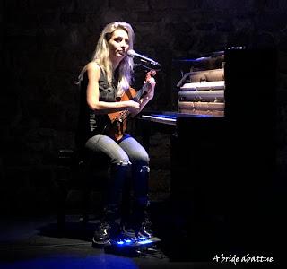 Concert de mariaFausta pour la sortie de son second album Better, like a machine