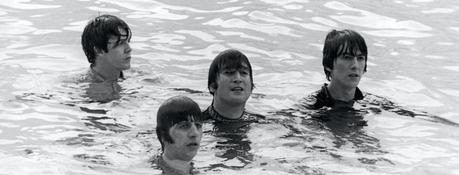 Ringo Starr a déclaré que les Beatles avaient fêté leur premier numéro un américain en tentant de faire sauter un ami dans une rivière.