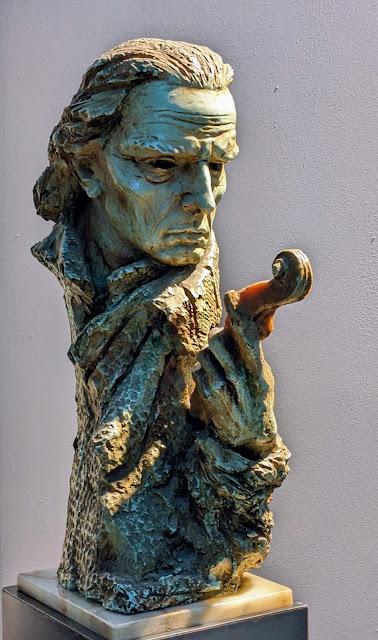 Buste d'Antonio Stradivari par Pietro Foglia