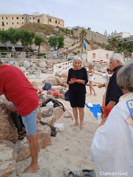 Zungri - L'Insediamento Rupestre Degli Sbariati (grottes rupestres) et pique-nique à la plage de Tropea Zungri - L'Insediamento Rupestre Degli Sbariati (grottes rupestres) et pique-nique à la plage de Tropea
