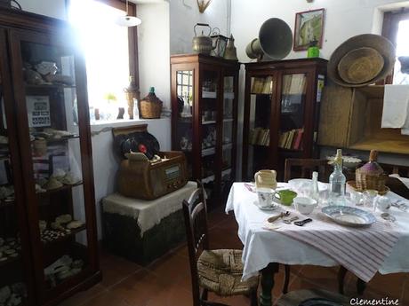 Zungri -  L'Insediamento Rupestre Degli Sbariati (grottes rupestres) et pique-nique à la plage de Tropea