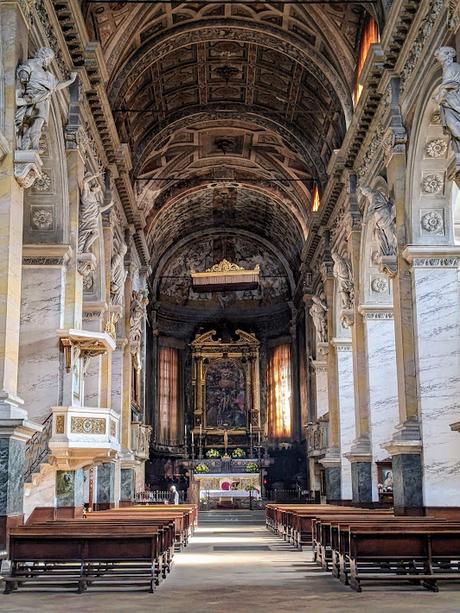 La chapelle de la Passion. Sculptures baroques de Gian Battista Barberini  à l'église Sant'Agostino de Crémone.