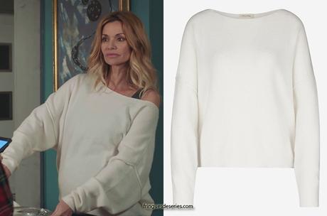 THE WATCHER : Nora’s light pink knitted jumper in S1E02