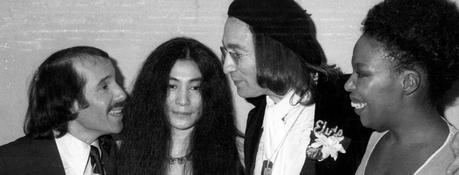 May Pang a déclaré que Paul Simon n’aurait pas supporté les mauvais traitements infligés à John Lennon parce qu’il avait une “puissante conscience de soi”.
