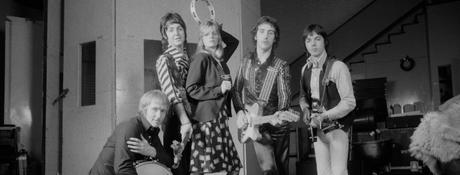 Paul McCartney a trouvé le nom de son groupe, Wings, après un événement traumatisant de sa vie. Paul McCartney a trouvé le nom de son groupe, Wings, après un événement traumatisant de sa vie.