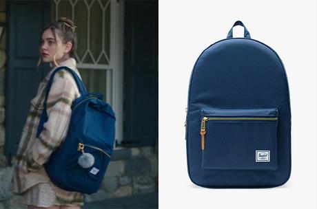 THE WATCHER : Ellie’s blue backpack in S1E05