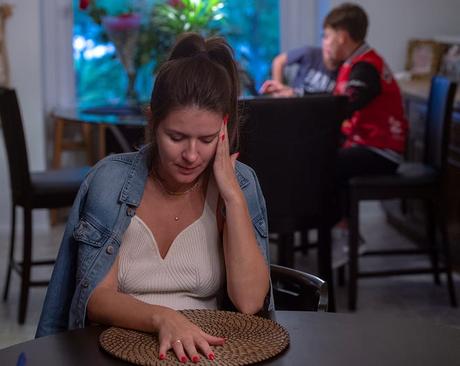 De plus en plus de réfugiés ukrainiens arrivent dans le comté de Bucks pour trouver de l’aide et du soutien Christina Yaremchuk, parle de quitter son pays natal avec sa famille lors d'un entretien au domicile de la famille ukrainienne à Feasterville-Trevose, le lundi 17 octobre 2022.