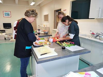 La cuisine végétarienne au Lycée professionnel Pierre Mendés France de Bruay-la-Buissière La cuisine végétarienne au Lycée professionnel Pierre Mendés France de Bruay-la-Buissière
