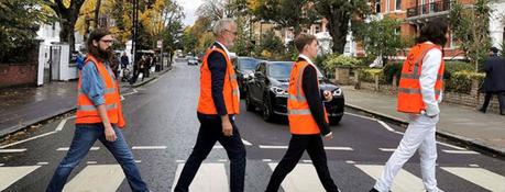 Abbey Road bloquée par des “éco-Beatles”.