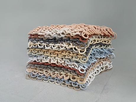 Les sculptures mouvantes en céramique de Cecil Kemperink