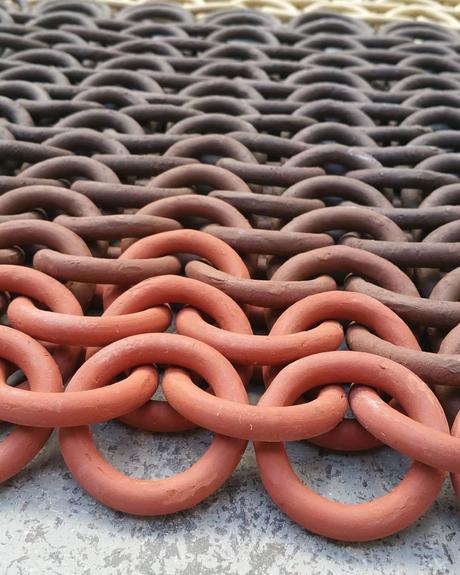 Les sculptures mouvantes en céramique de Cecil Kemperink