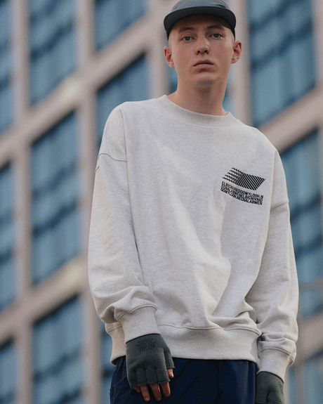 N.hoolywood et Invincible présentent leur seconde New Balance 2002R