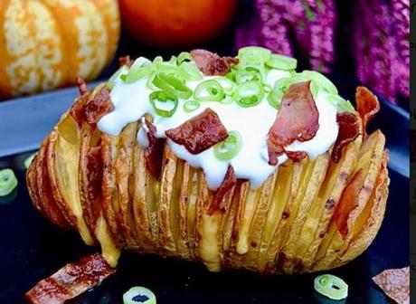 Pommes de Terre Hasselback et Sauce au Yaourt ww