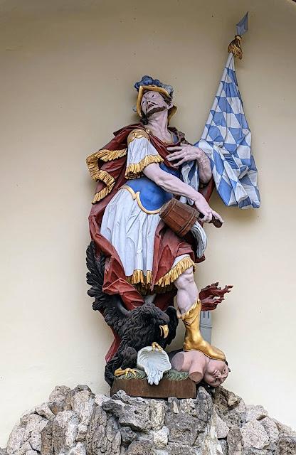 La statue de Saint Florian dans la cour du château de Trausnitz à Landshut