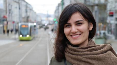 Mitra Hejazipour fière des manifestations en Iran