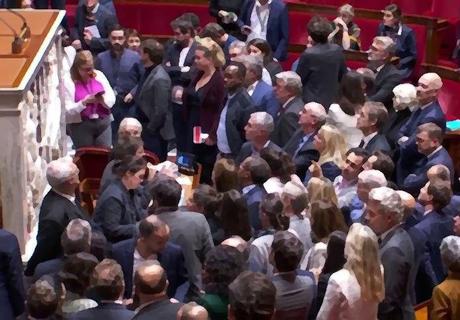 Carlos Martens Bilongo, député FI, victime d'une interpellation raciste