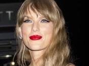 Taylor Swift prolonge doublé dans hit-parades britanniques surpasse Beatles avec Revolver