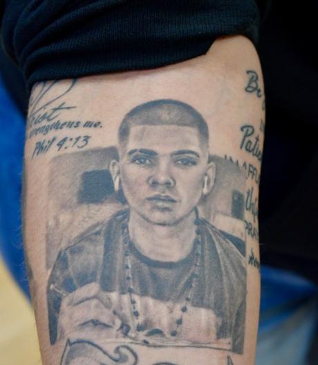 Le tatoueur de réalisme Elias Ramirez, Jr. a remporté la première place à la Colorado Tattoo Convention and Expo 2022 Le portrait de son neveu créé par Ramirez, Jr. qui a remporté la première place à la Colorado Tattoo Convention 2022 à Denver. (Tamara Markard/journaliste)