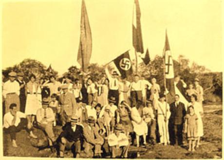 Fantômes du Nazisme Au Brésil