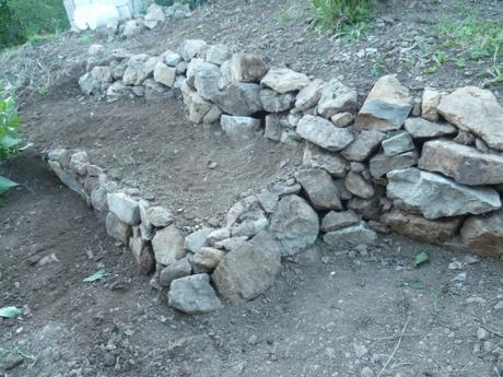 JETER DES PIERRES jardin,aménagement,culture,pierres,scopélisme,antiquité,moyen age