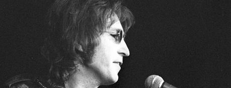 John Lennon pensait qu’il chantait mieux sans les Beatles : Nous nous inhibions beaucoup l’un l’autre “.