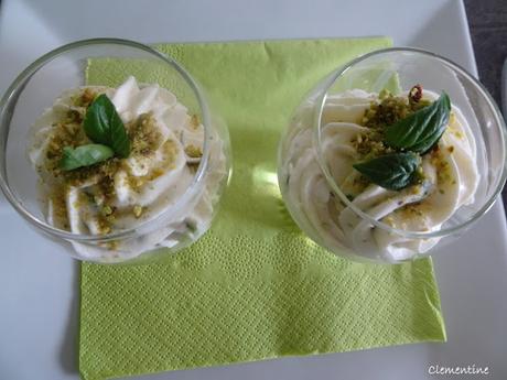 Tourbillon de crème au citron, basilic et pistache Tourbillon de crème au citron, basilic et pistache