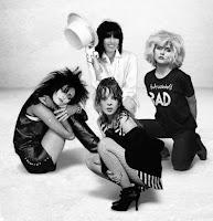 Un Petit Tour, au Petit Jour, Entre Tes Draps Un Petit Tour, au Petit Jour, Entre Tes Draps