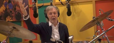 Paul McCartney et Ringo Starr rendent hommage à Max Weinberg lors de son entrée dans le NJ Hall of Fame.