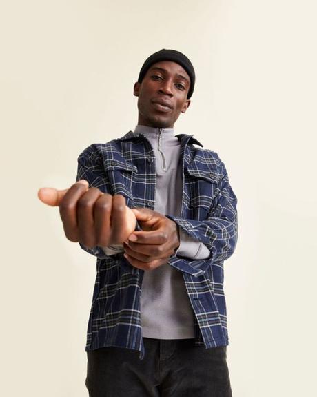 Dockers® continue à se réinventer sans oublier ses fondamentaux Dockers® continue à se réinventer sans oublier ses fondamentaux