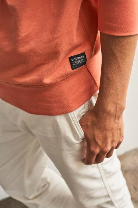 Dockers® continue à se réinventer sans oublier ses fondamentaux Dockers® continue à se réinventer sans oublier ses fondamentaux