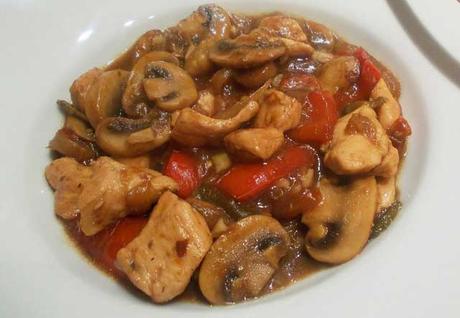 Sauté de Poulet aux Champignons et Poivrons ww