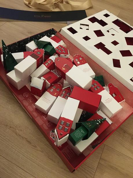 Calendrier de l'avent DELUXE Rituals - L'un des plus beaux calendriers de l'avent 2020 C618A5E6-3A38-42AA-9F39-4756412240B5