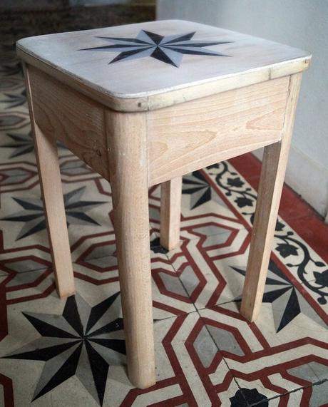 Tabouret de cireur – étoile graphique #decorpeint Tabouret-de-cireur-decor-carreaux-ciment-in-situ
