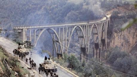 La suite que personne n'attendait...nanar, ou pas nanar ? sydcbZSa55wQWcBNxMacjWQeKip