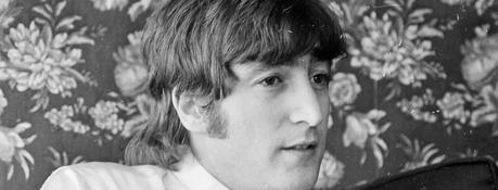 John Lennon s’est rendu aux funérailles de sa mère ” dans un état second “. John Lennon s’est rendu aux funérailles de sa mère ” dans un état second “.