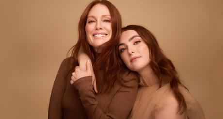 HOURGLASS NOMME JULIANNE MOORE EN TANT QUE NOUVELLE ÉGÉRIE POUR LA NOUVELLE CAMPAGNE « WE GLOW » ✨