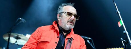 Elvis Costello reprend les Beatles, les Stones et les Byrds sur un nouvel album studio