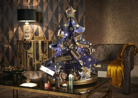 Pour attendre Noël en beauté, on choisit son Calendrier de l’Avent Tel un sapin tout décoré, le calendrier Rituals trône dans la maison.