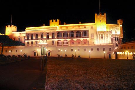 Palais Princier de nuit © Santiago Puig Vilado - licence [CC BY-SA 3.0] de Wikimedia Commons
