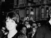 George Harrison s’est avancé plaisantant comme marié mariage Cynthia John Lennon