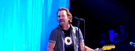 Eddie Vedder, chanteur de Pearl Jam, se souvient avoir été frappé au visage par Paul McCartney