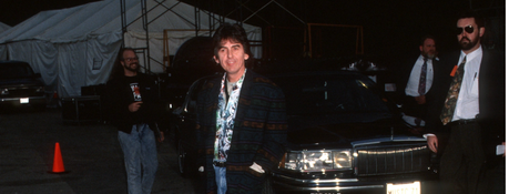 George Harrison a fait le tour du monde pour se soigner et se divertir l’année de sa mort George Harrison a fait le tour du monde pour se soigner et se divertir l'année de sa mort