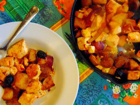 Casserole d'inspiration ibérique ... ou ragoût de pommes de terre,  tofu, et saucisse