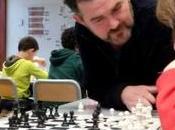 jouent échecs classe