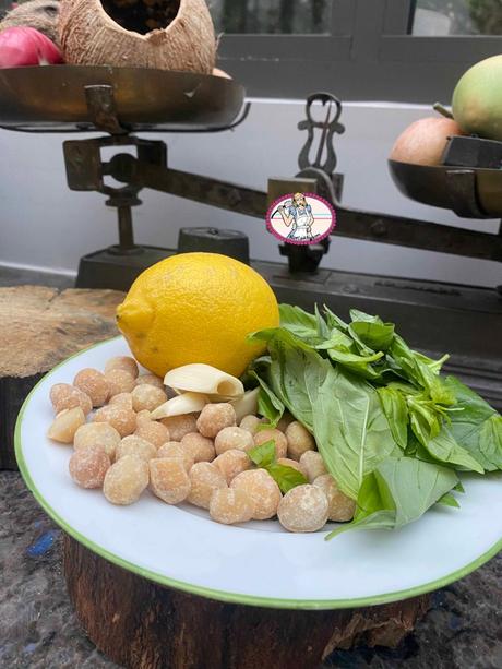 Couronne des Fêtes: la babka au pesto de noix macadamia Couronne des Fêtes: la babka au pesto de noix macadamia