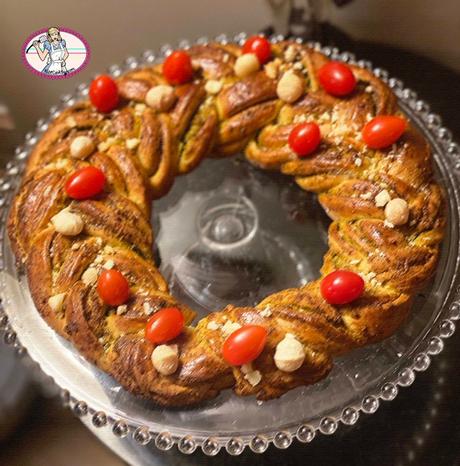 Couronne des Fêtes: la babka au pesto de noix macadamia Couronne des Fêtes: la babka au pesto de noix macadamia