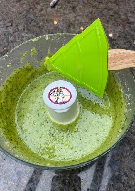 Couronne des Fêtes: la babka au pesto de noix macadamia Couronne des Fêtes: la babka au pesto de noix macadamia