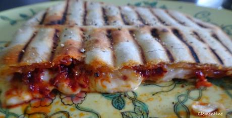Gözleme farci avec de la 'nduja et du fromage de Donna Hay Gözleme farci avec de la 'nduja et du fromage de Donna Hay